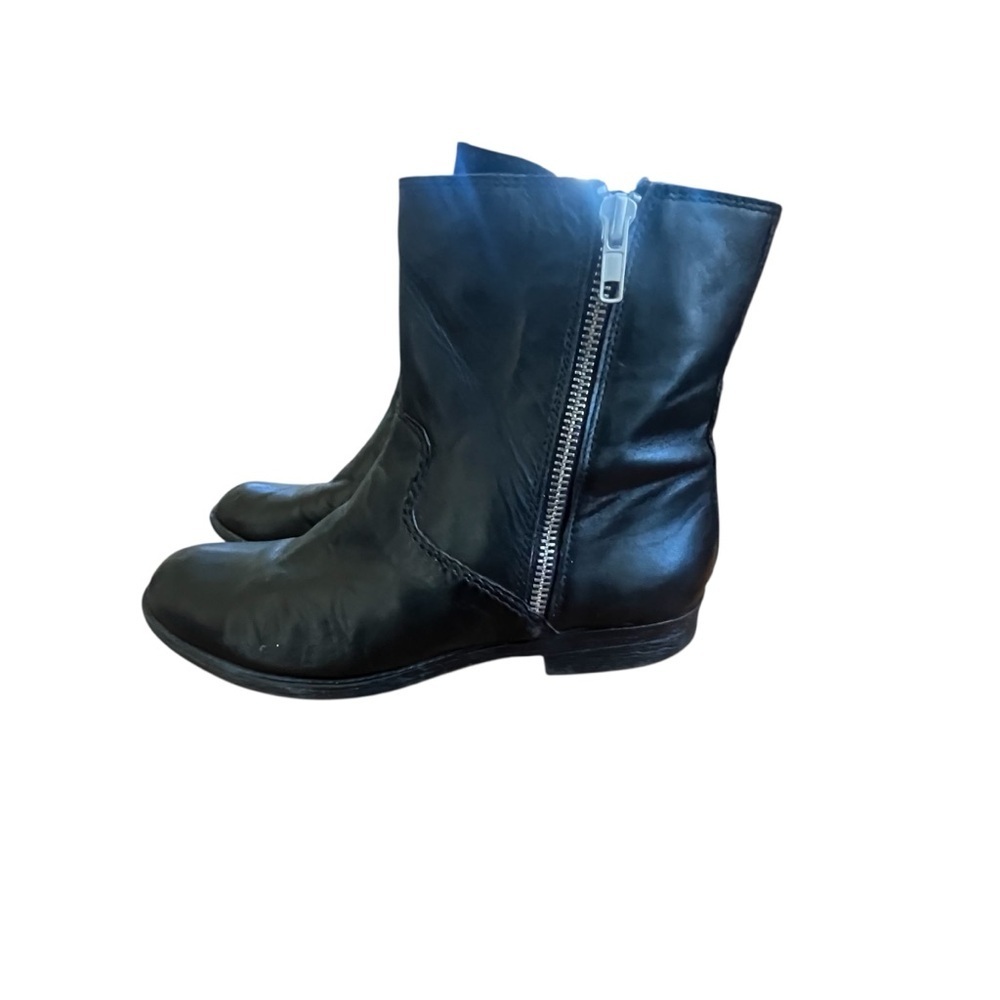 TrouvƩ Black Leather
Chic Moto Minimalist Zip Ankle Boots Booties SZ 7 - Picture 7 of 13